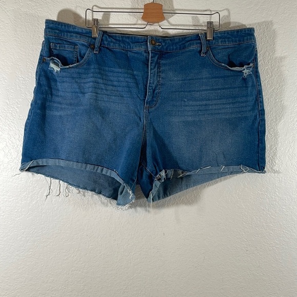 Sofia Jeans by Sofia Vergara Denim Jean Shorts Plus Size Lila Short Size 24w - Picture 1 of 8